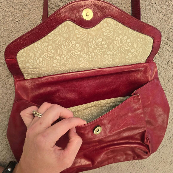 Chic Red Leather HOBO Shoulder Bag - Picture 4 of 7